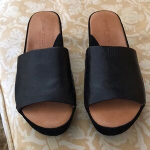 Like NEW Gentle Souls/Kenneth Cole Black Leather Platform Shoes